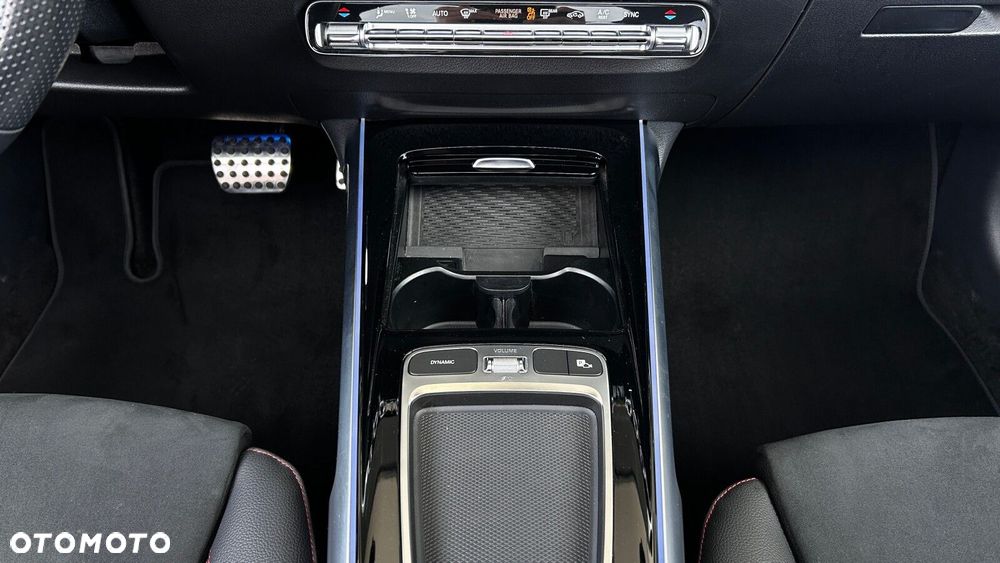 Mercedes-Benz GLB 200 d AMG Line 8G-DCT - 25