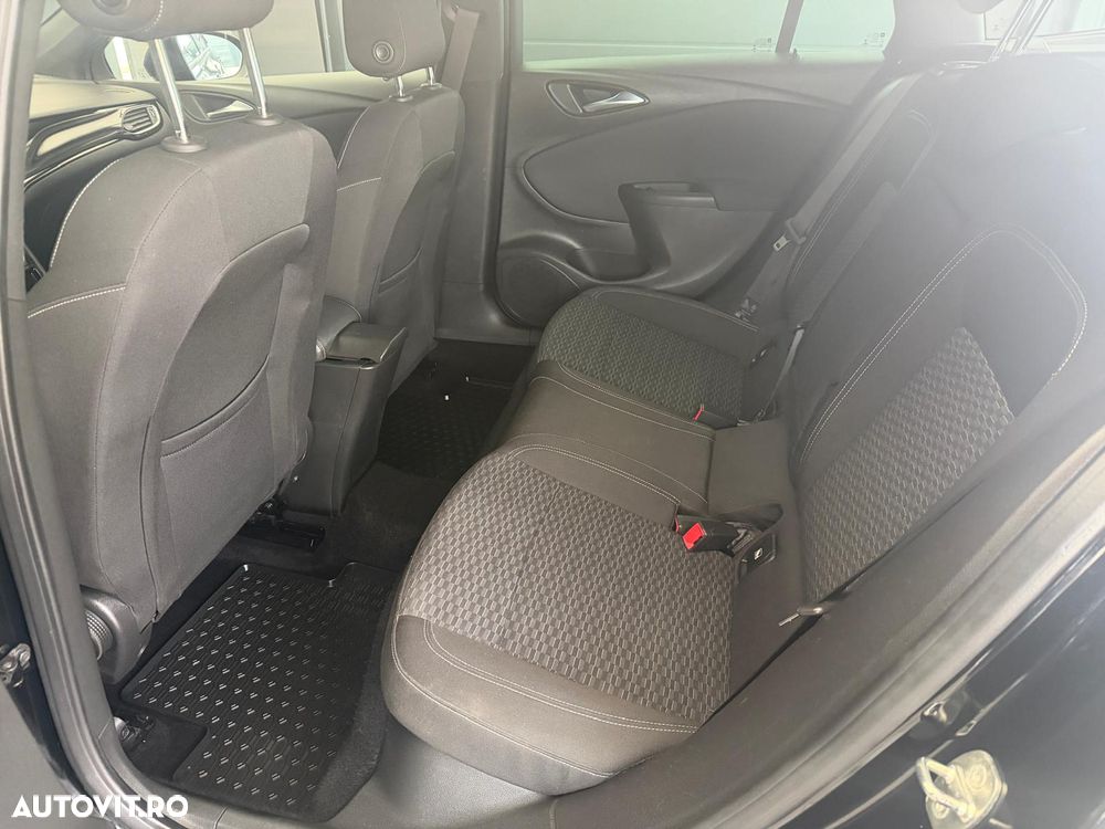 Opel Astra 1.6 D Start/Stop Dynamic - 11