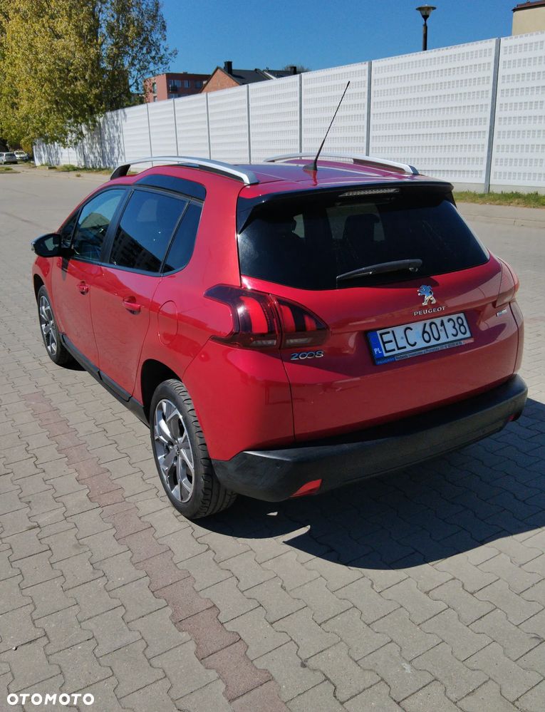 Peugeot 2008 1.2 Pure Tech Style S&S - 8