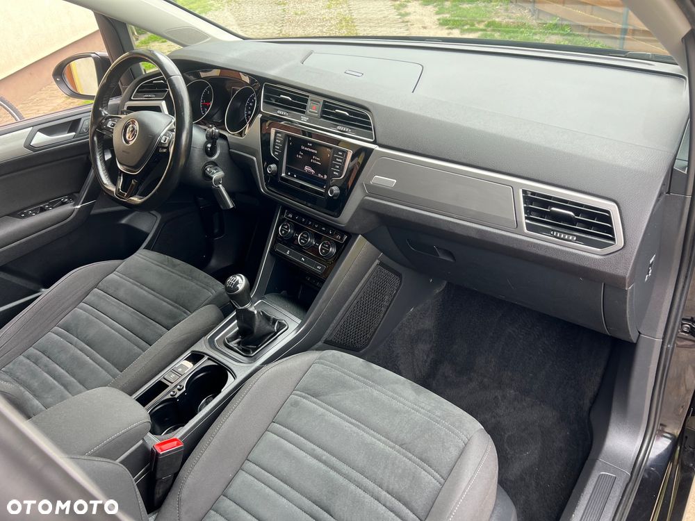 Volkswagen Touran - 6