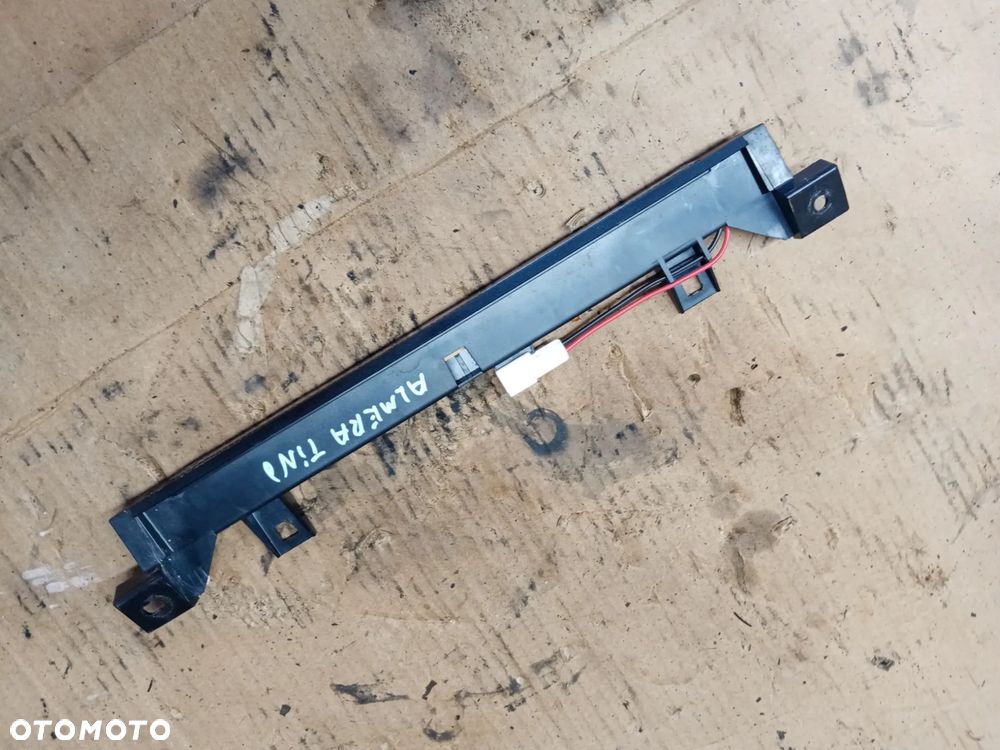 Trzecie światło stop Nissan Almera Tino - 1