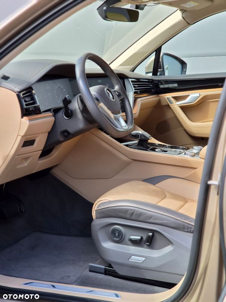 Volkswagen Touareg 3.0 V6 TDI SCR 4Mot Elegance - 11