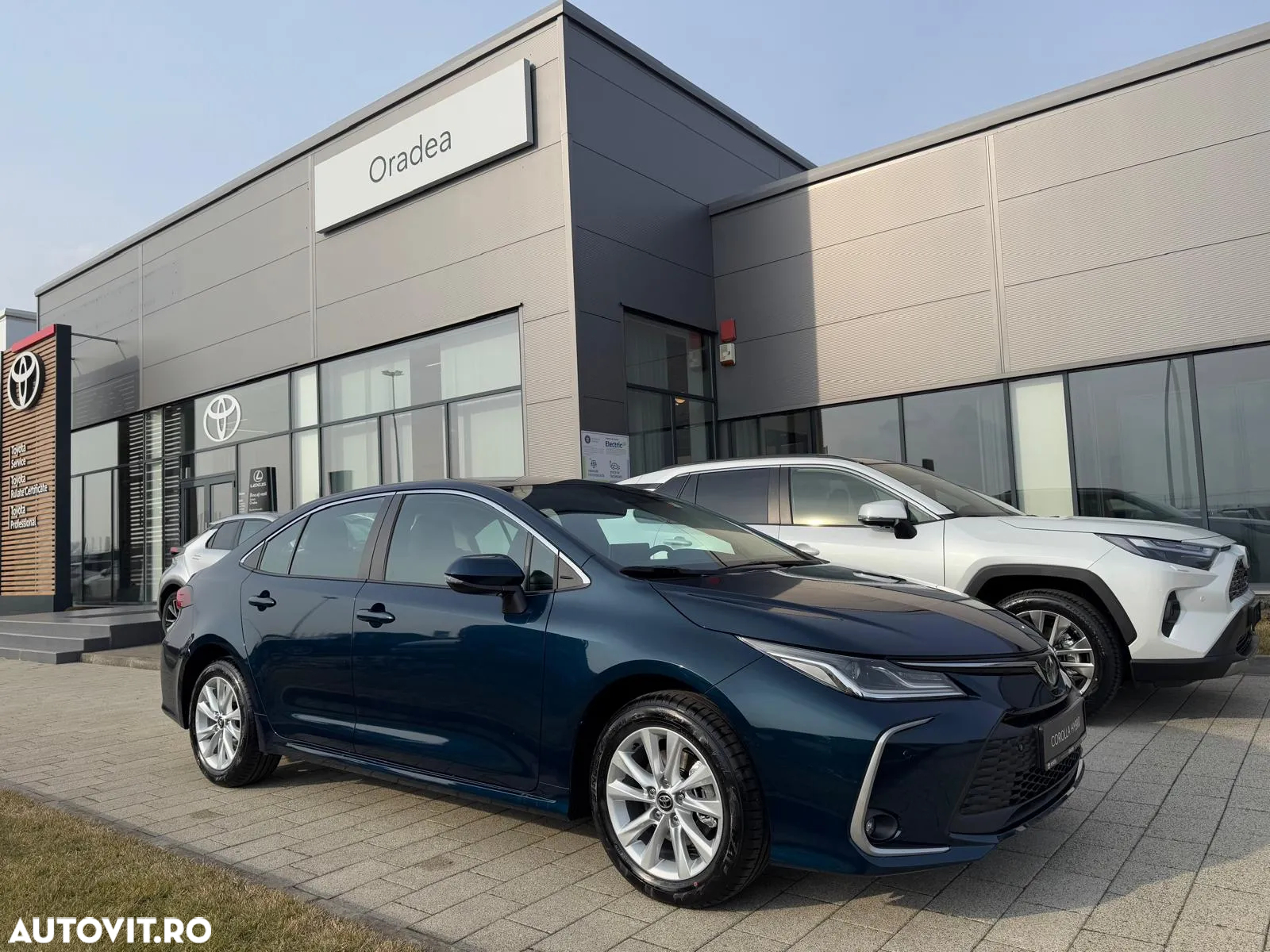 Toyota Corolla 1.8 HSD Business - 11