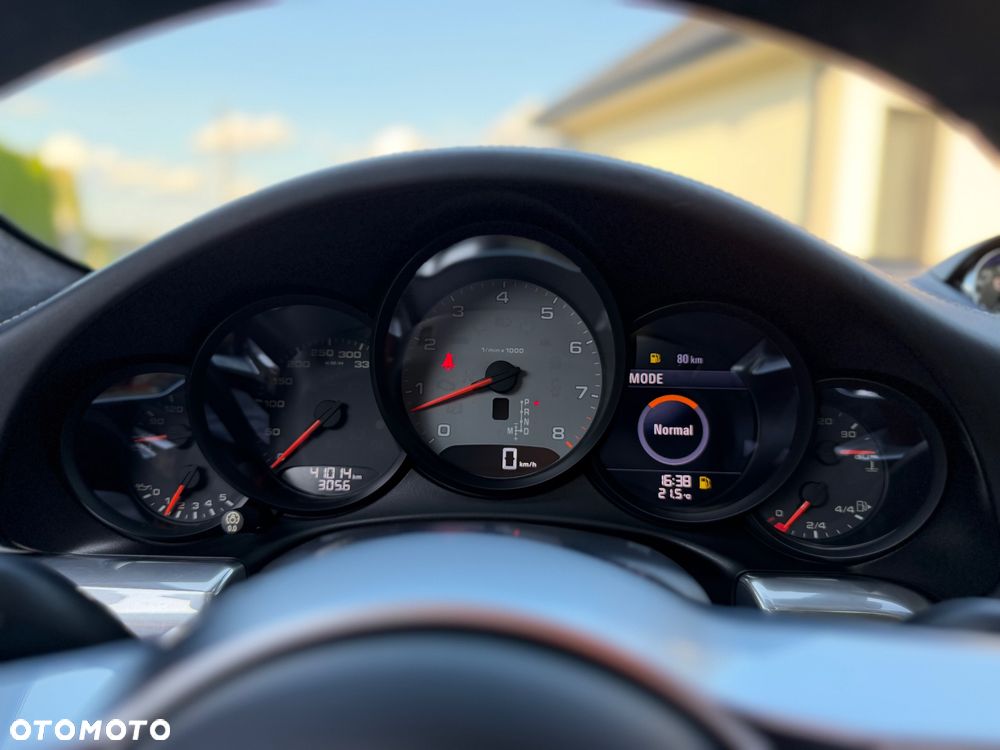 Porsche 911 Carrera 4S PDK - 7