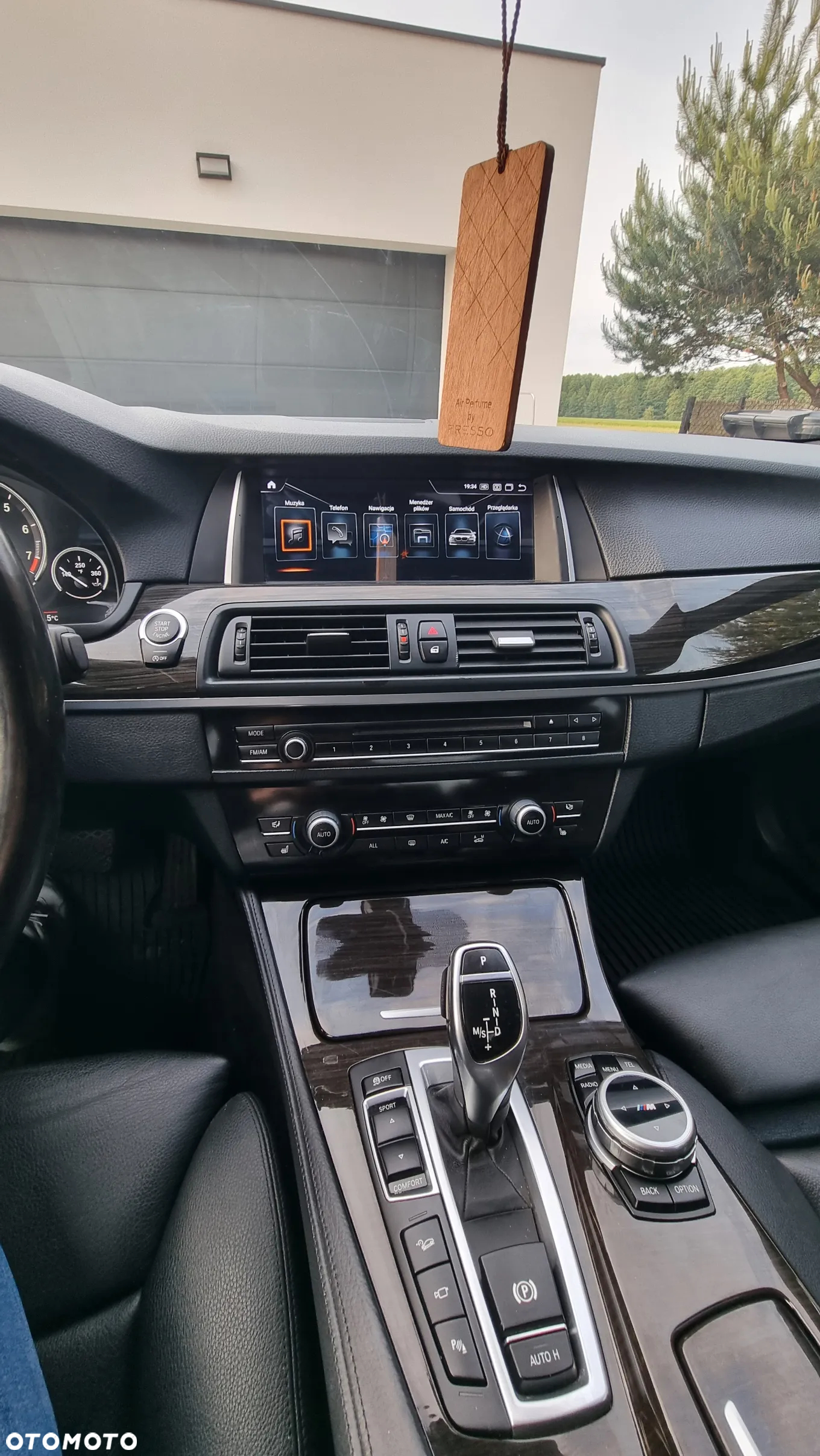 BMW Seria 5 528i xDrive - 8