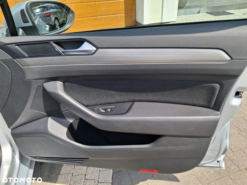 Volkswagen Passat 2.0 TDI EVO Business - 6