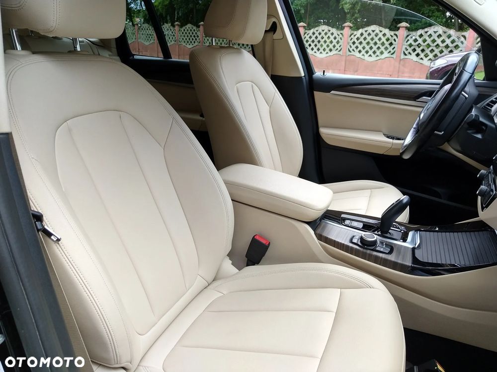 BMW X3 xDrive20i Luxury Line - 13