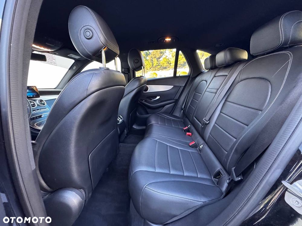 Mercedes-Benz GLC 300 4Matic 9G-TRONIC - 22