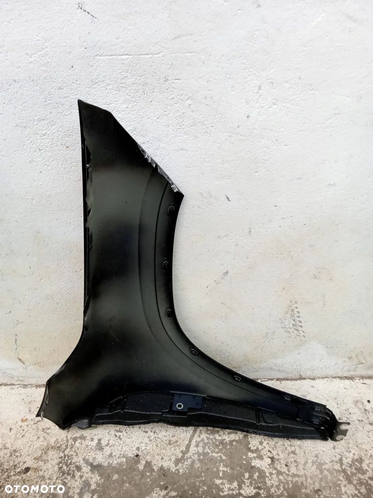 MERCEDES GLA H247 - BŁOTNIK PRZEDNI PRZÓD - 4