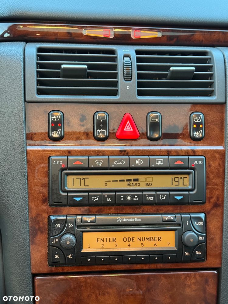 Mercedes-Benz Klasa E 320 T Avantgarde - 21