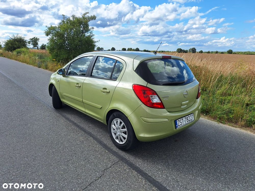 Opel Corsa 1.4 16V Cosmo - 4