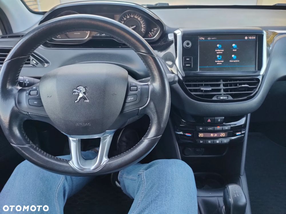 Peugeot 208 1.2 PureTech Style - 10