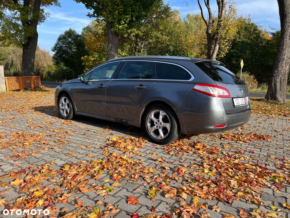 Peugeot 5008 2011 photo 3