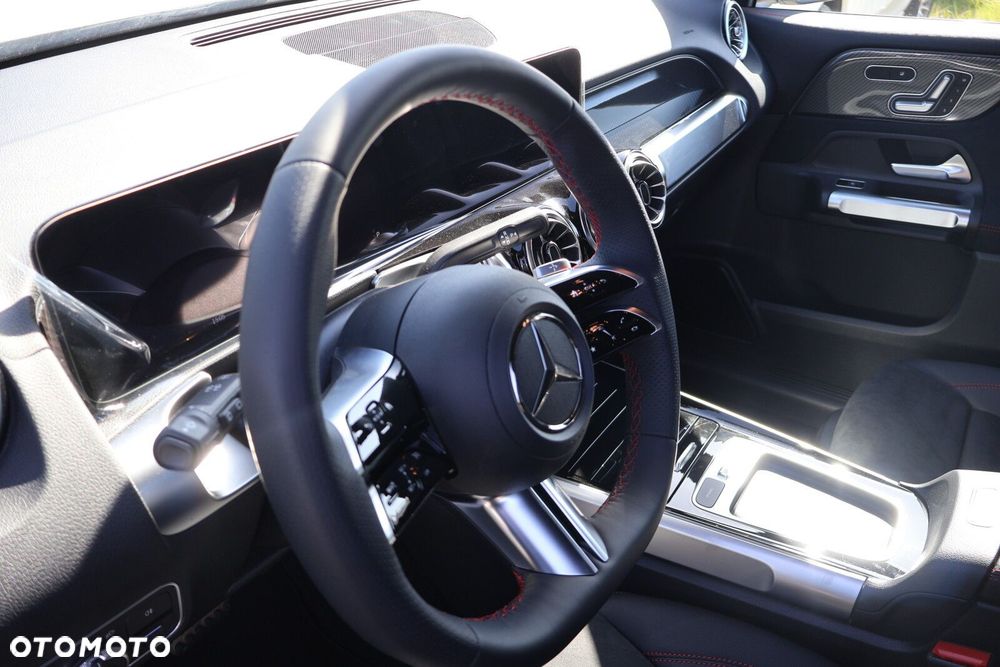 Mercedes-Benz GLB - 40