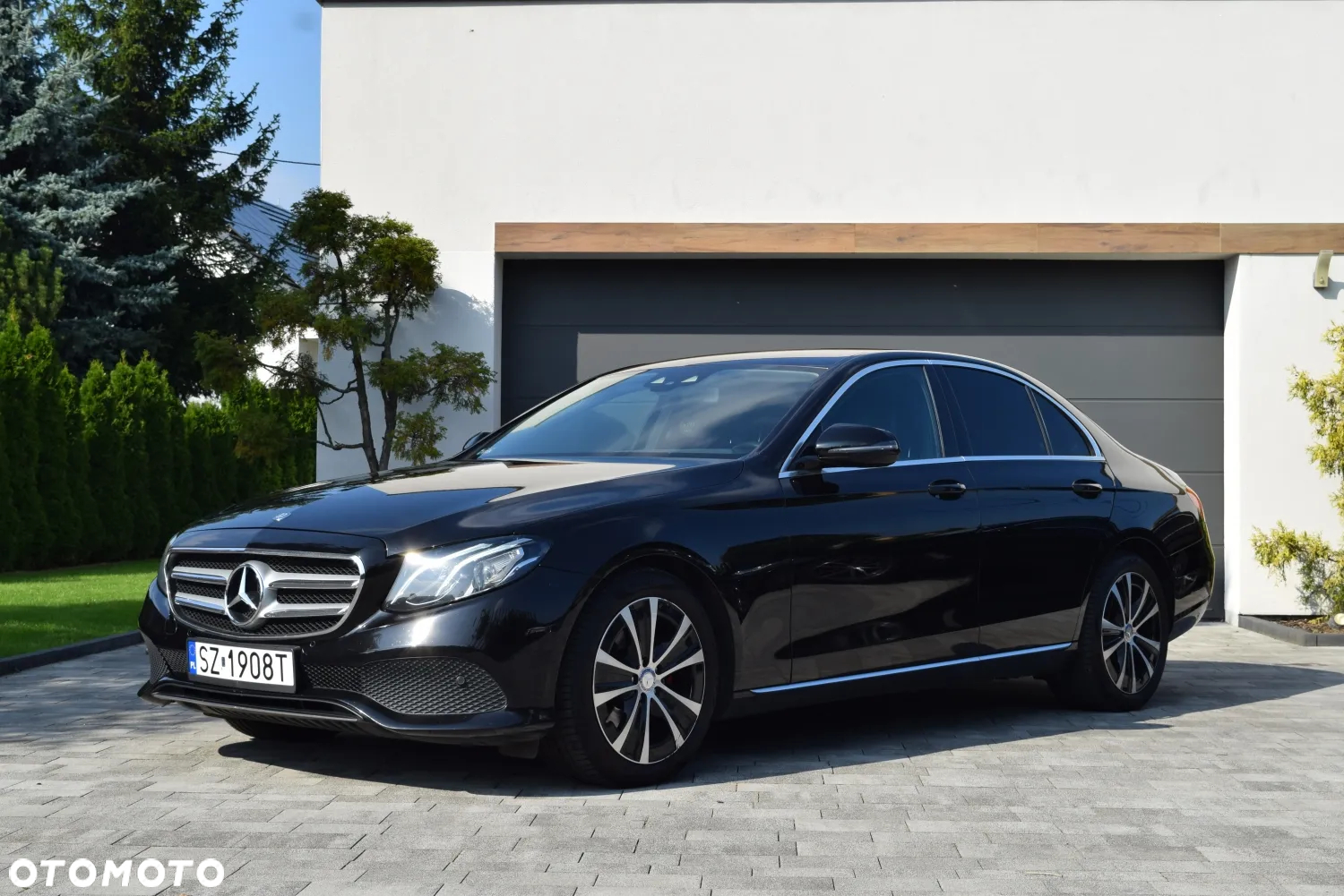 Mercedes-Benz Klasa E 220 d Business Edition 9G-TRONIC - 9