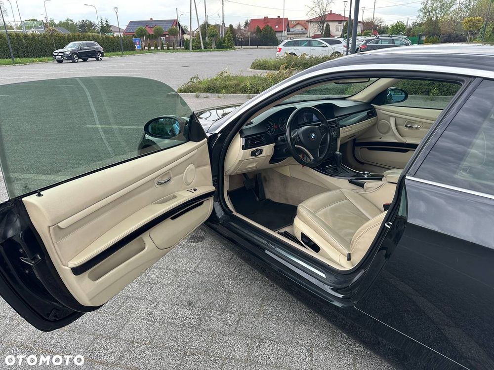 BMW Seria 3 325i - 9