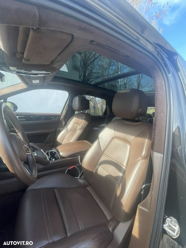 Porsche Cayenne S - 4
