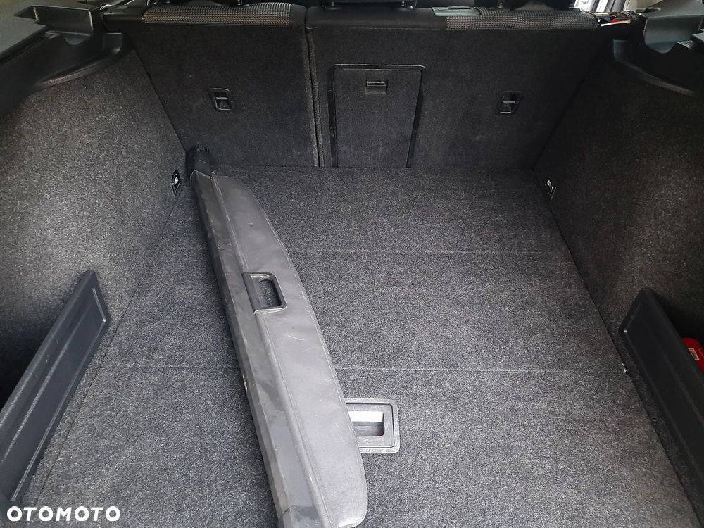 Volkswagen Passat Variant 1.6 TDI Perfectline - 32