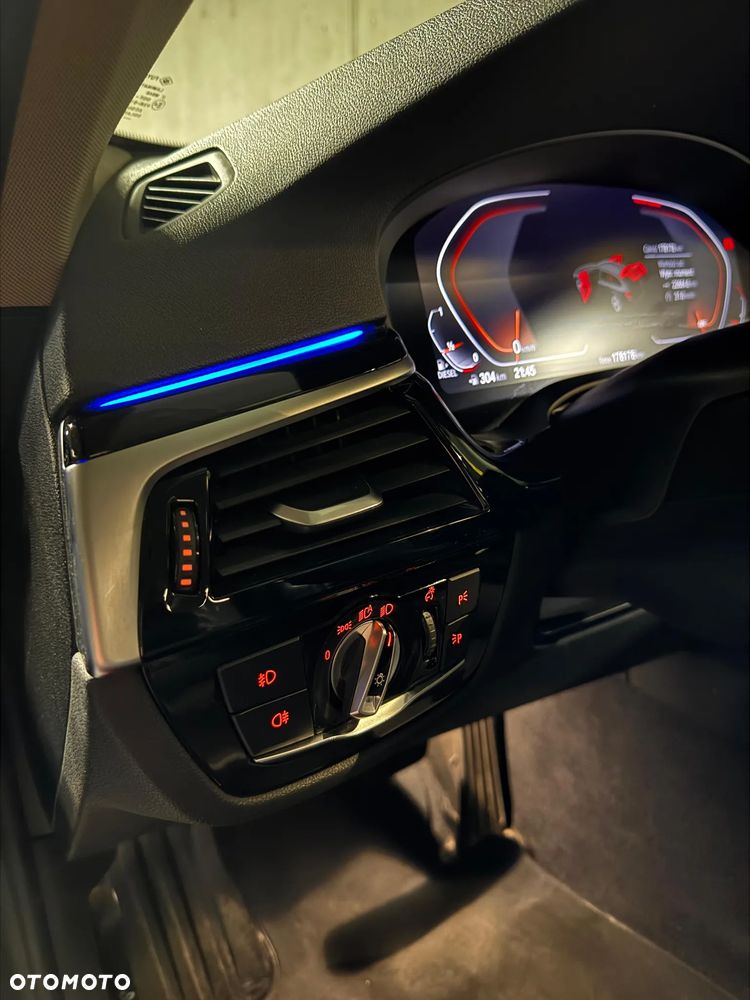 BMW Seria 5 518d Sport Line sport - 37