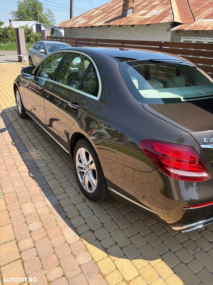 Mercedes-Benz E 220 d Aut. - 3
