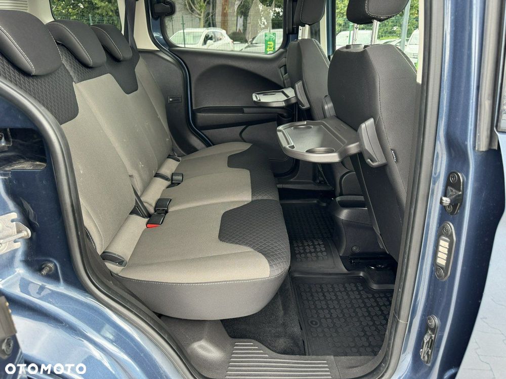 Ford Tourneo Courier - 30