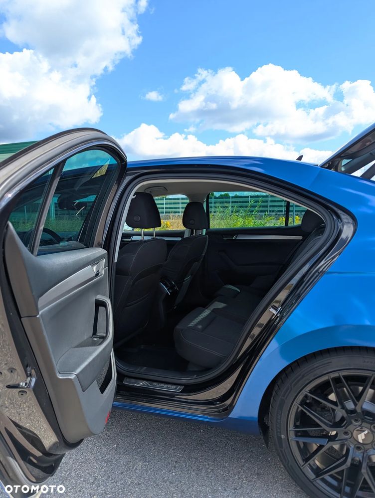 Skoda Superb 2.0 TDI Style DSG - 11