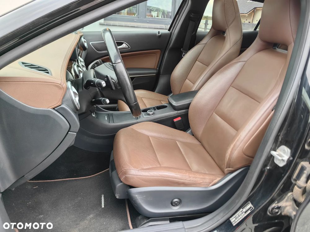 Mercedes-Benz GLA 220 CDI 4-Matic - 16
