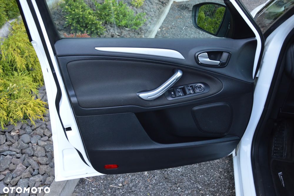 Ford S-Max - 19