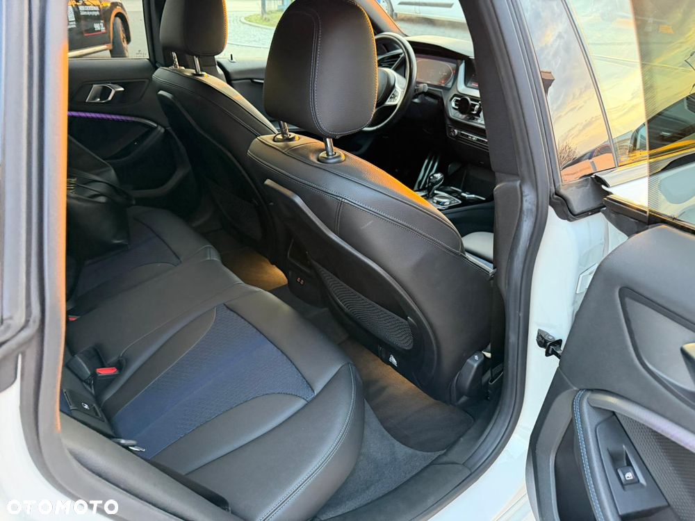 BMW Seria 2 218i M Sport - 9