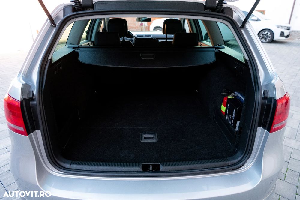 Volkswagen Passat 2.0 TDI BlueMotion Technology DSG Comfortline - 21