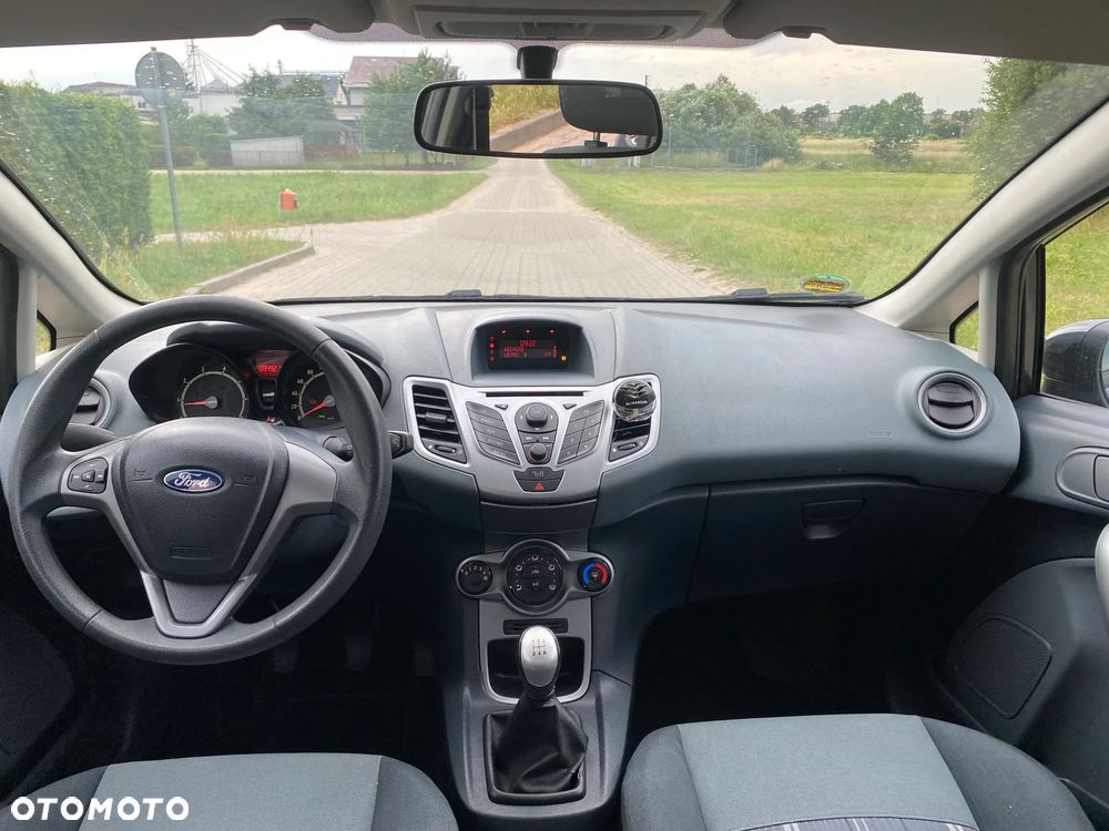 Ford Fiesta 1.25 Champions Edition - 23