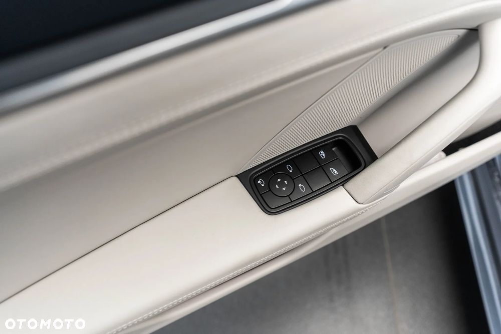 Porsche 911 Targa 4 GTS - 25