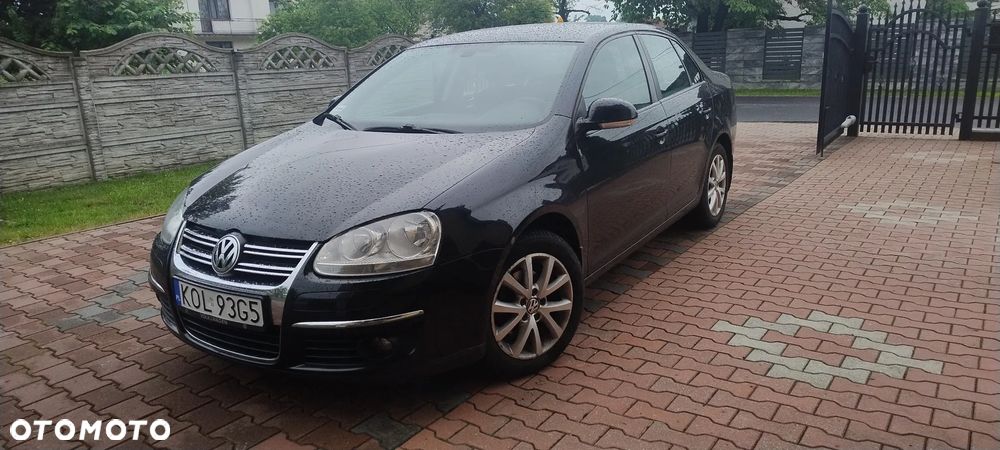 Volkswagen Jetta 1.6 TDI Comfortline - 1