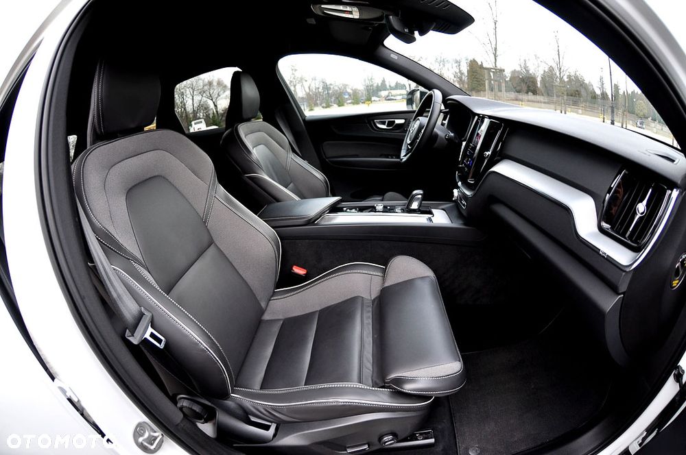 Volvo XC 60 B5 D AWD Geartronic RDesign - 23