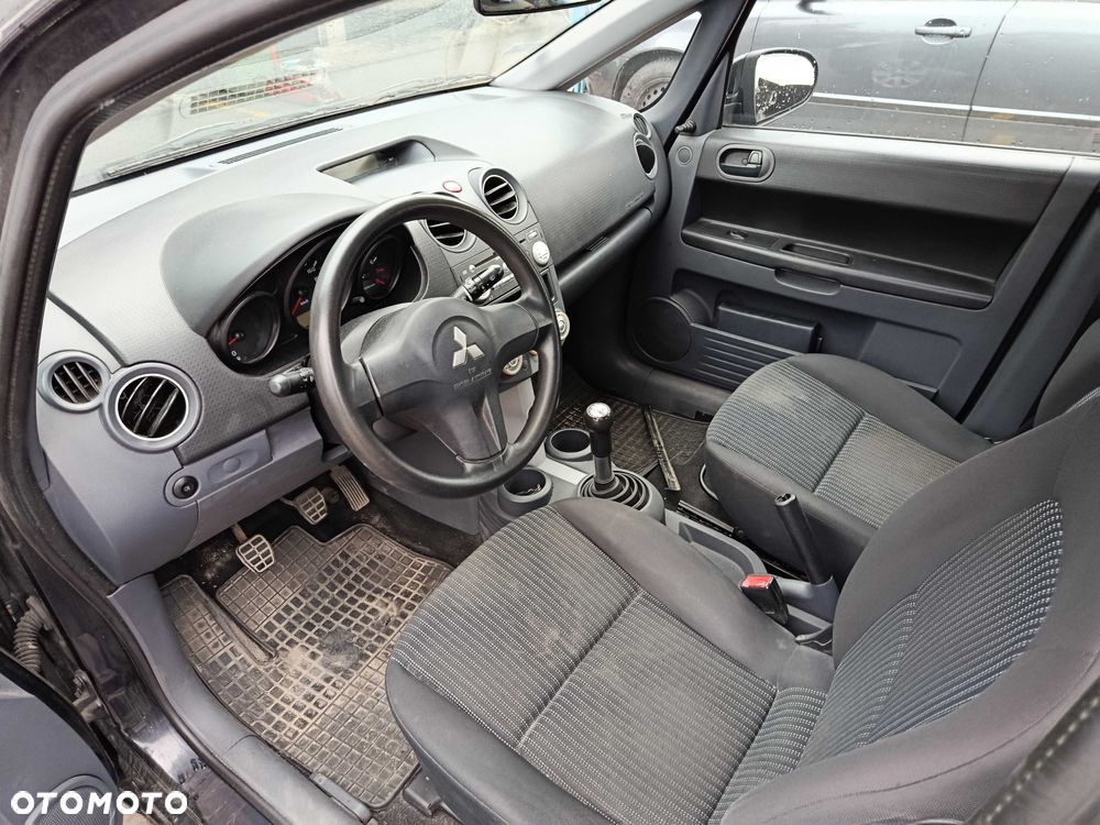 Mitsubishi Colt 1.1b Z32A 2008r NA CZĘŚCI - 5