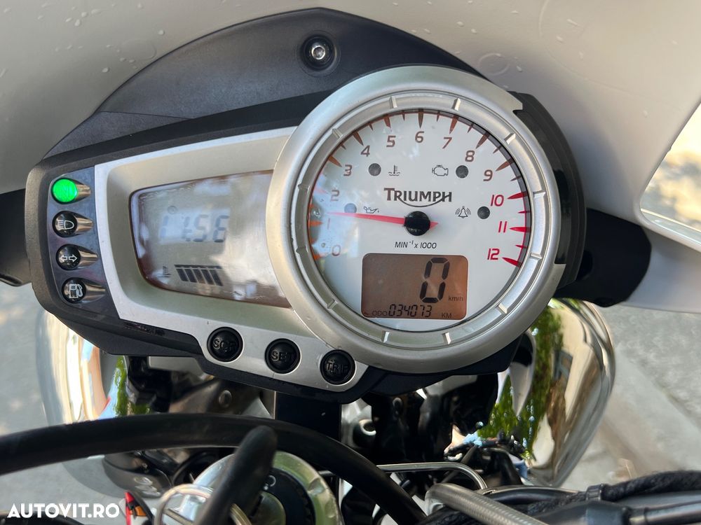 Triumph Speed Triple S - 5