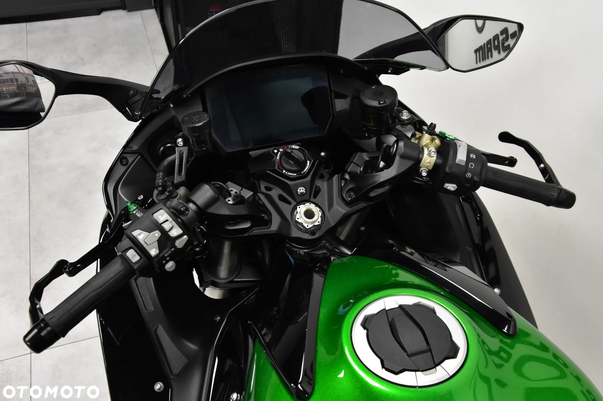 Kawasaki Ninja H2 SX - 21