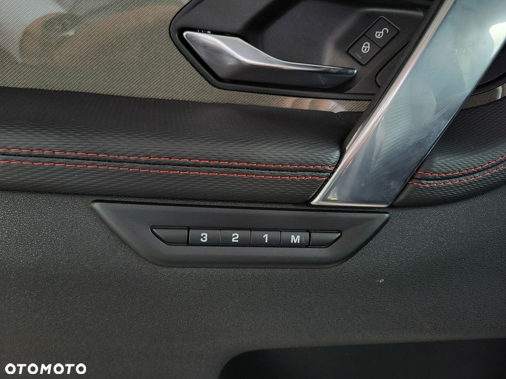 Land Rover Discovery Sport - 13