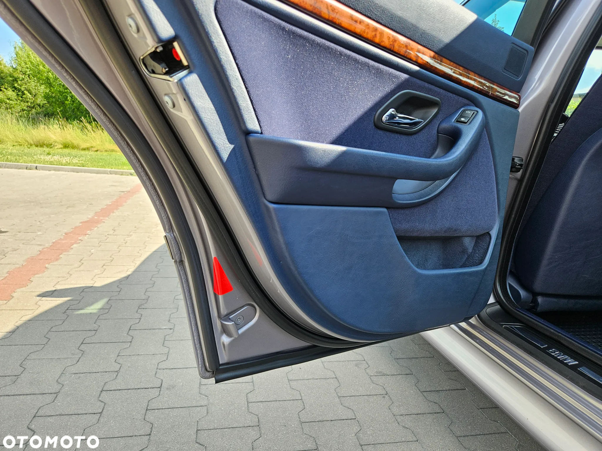 BMW Seria 5 520i - 24