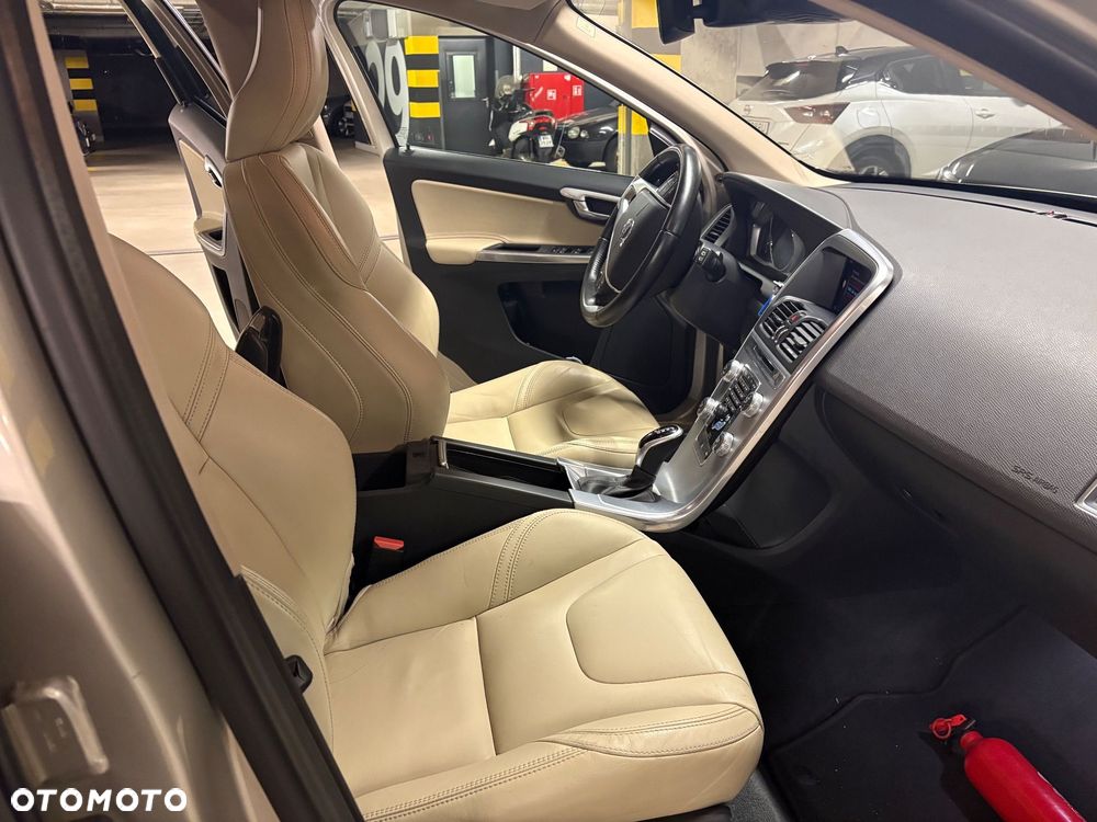 Volvo XC 60 D4 Drive-E Summum - 8