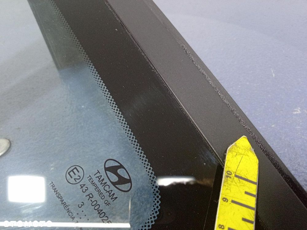 HYUNDAI BAYON SZYBA KAROSERYJNA LEWA TYŁ 87810Q0710 - 8