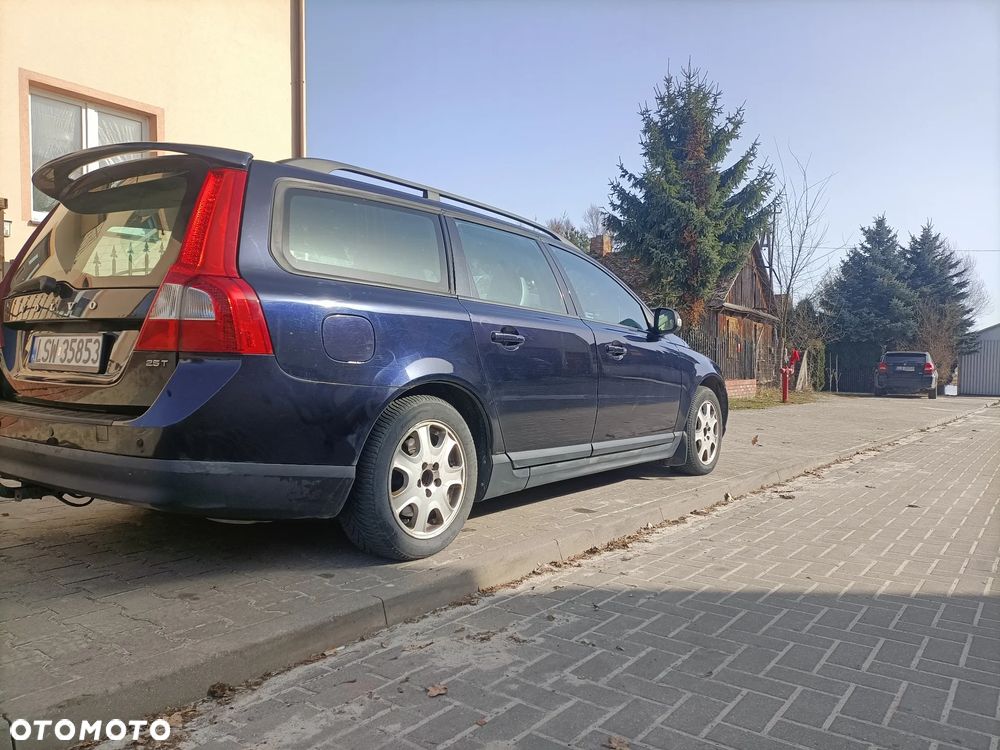 Volvo V70 2.5T Momentum - 3