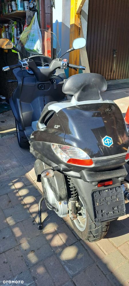 Piaggio MP-3 - 4