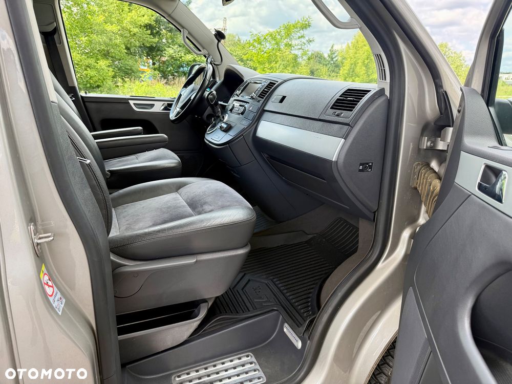 Volkswagen Multivan - 30