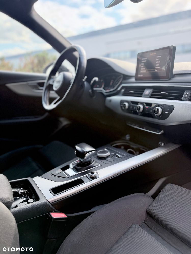 Audi A4 Avant 2.0 TDI S tronic - 14