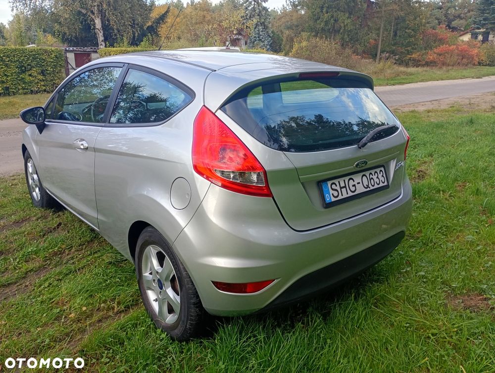 Ford Fiesta 2011 photo 3
