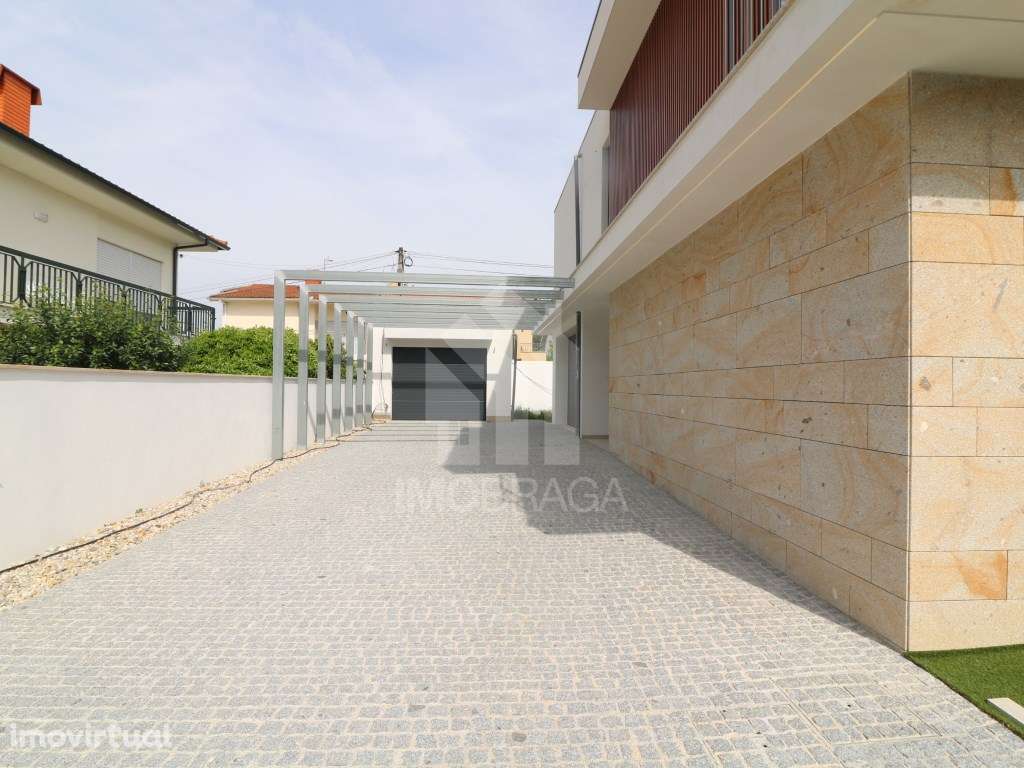 Venda de Moradia Geminada T4 Nova em Palmeira, Braga - Grande imagem: 5/31