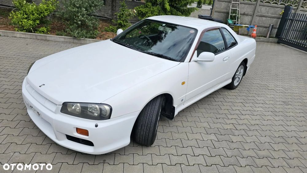 Nissan Skyline - 3