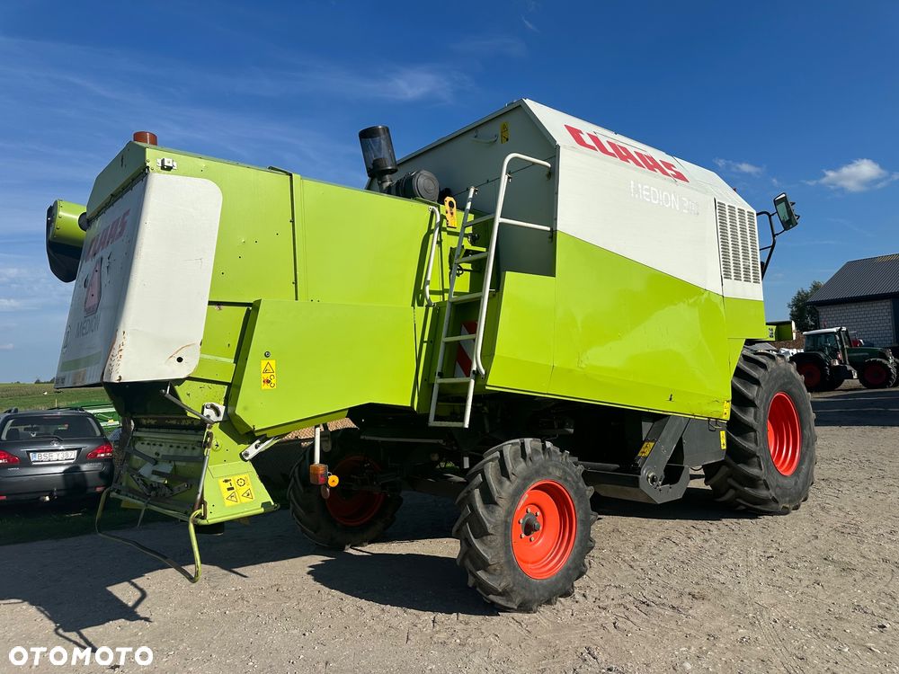 Claas Medion 310 - 10
