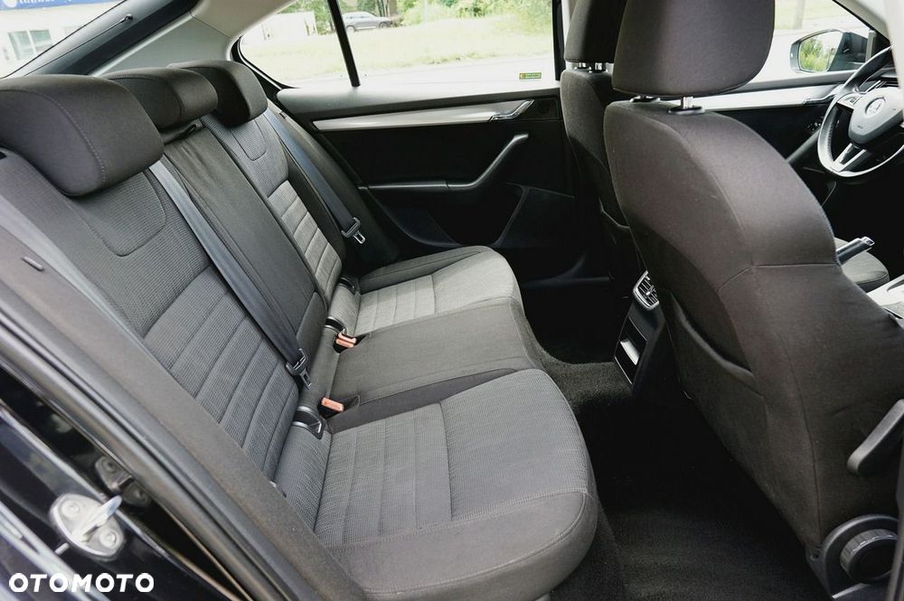 Skoda Octavia 1.6 TDI DPF Elegance - 16
